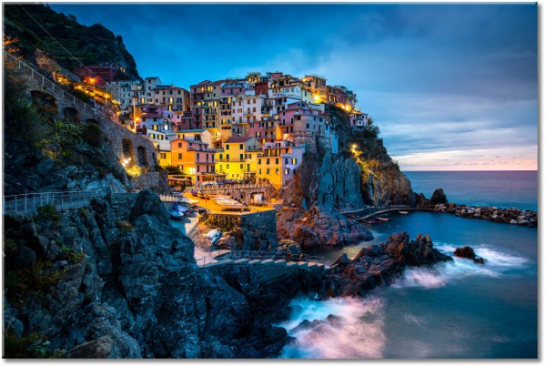 canvas-leinwandbild, blau, gebaeude, italien, klippen, landschaft, meer, meer-wasserfalle-seen, orange, stadtische-landliche-landschaften, wellen