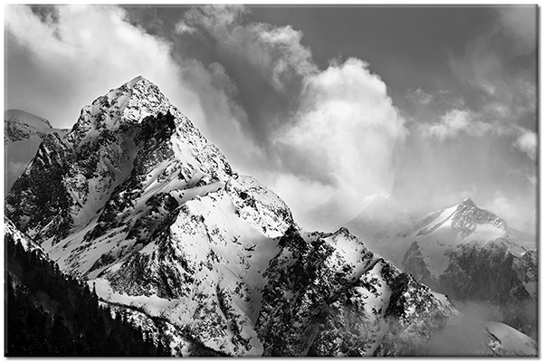 canvas-leinwandbild, berge, grau, himmel, klippen, landschaft, schnee, schwarz, schwarz-weiss, weiss, winter, wolken