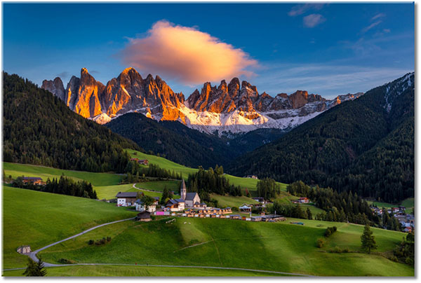 canvas-leinwandbild, berge, blau, braun, doerfer, dolomites, grun, himmel, italien, klippen, landschaft, orange, sonnenuntergang, waelder, wolken