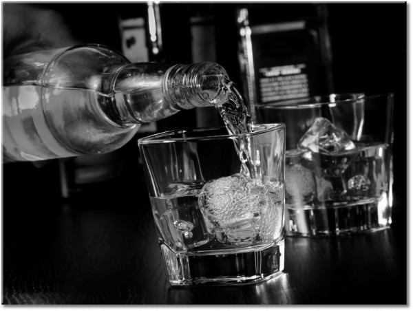 tableau sur toile, aliments-boissons, bars, beige, boissons, divers, jaune, marron, nature-morte, noir, orange, rouge, whisky